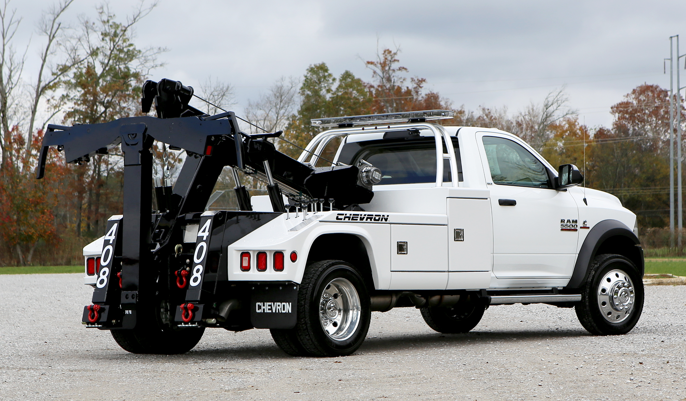 How does a towing vehicle job?