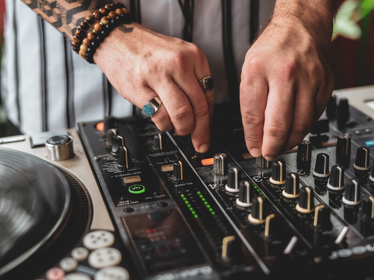 Dj, pioneer, rings — "Slot Wallets: Revolutionizing Payment Methods in Casinos"