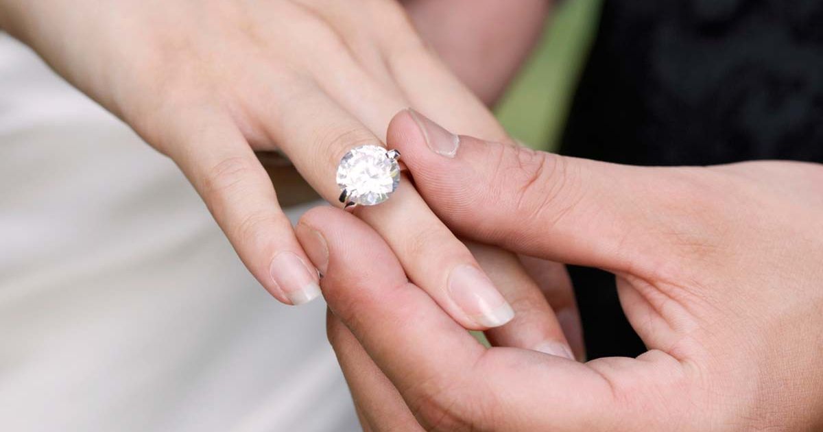 The Wedding Ring and the Engagement Ring: What Will Be Your Choice